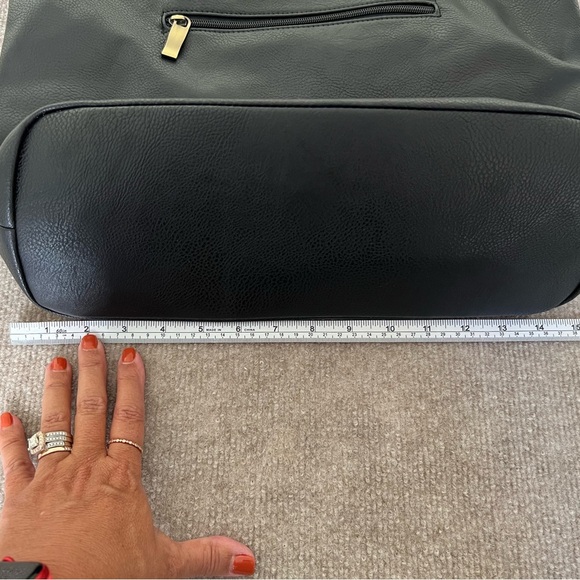 Stylish Black Shoulder Bag with Leopard Guitar Strap - Picture 5 of 7